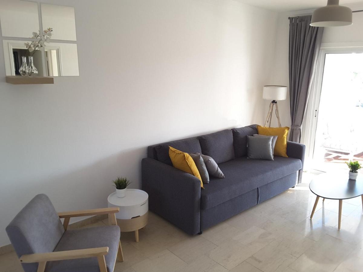 Apartamento Blue Coast Semeli By The Sea Paphos Exterior foto