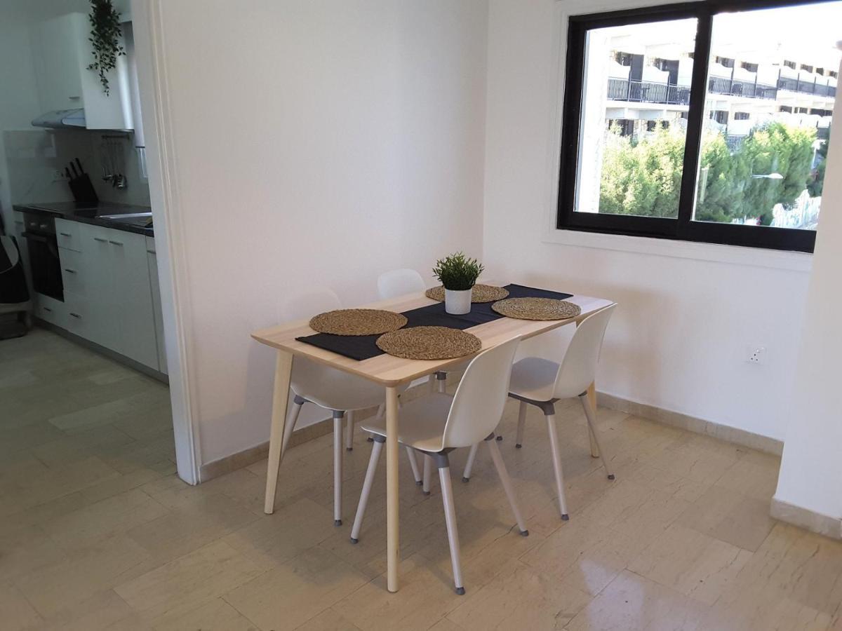 Apartamento Blue Coast Semeli By The Sea Paphos Exterior foto