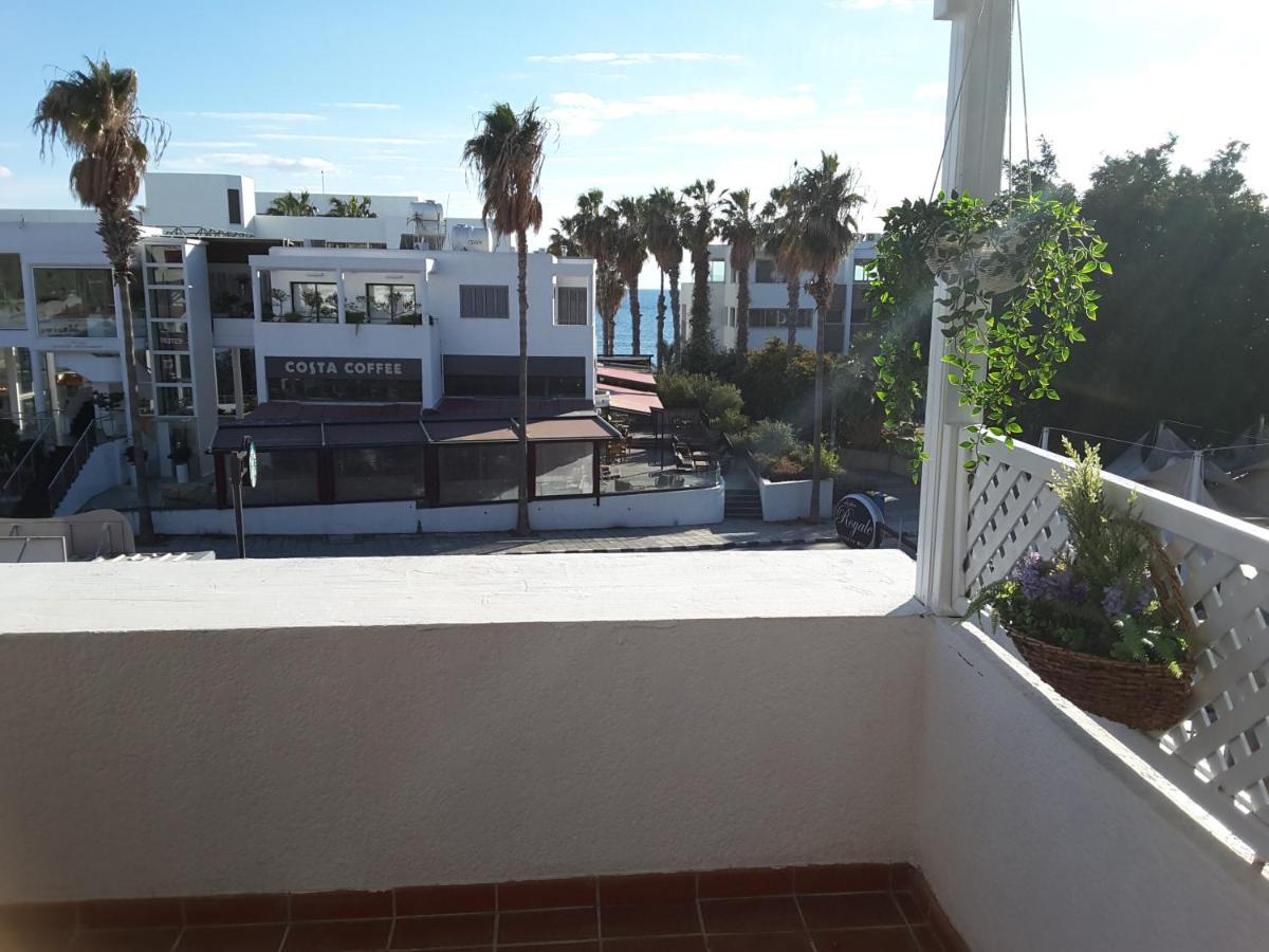 Apartamento Blue Coast Semeli By The Sea Paphos Exterior foto