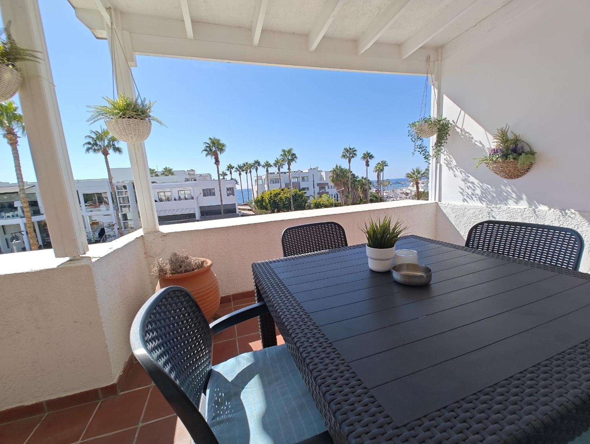 Apartamento Blue Coast Semeli By The Sea Paphos Exterior foto