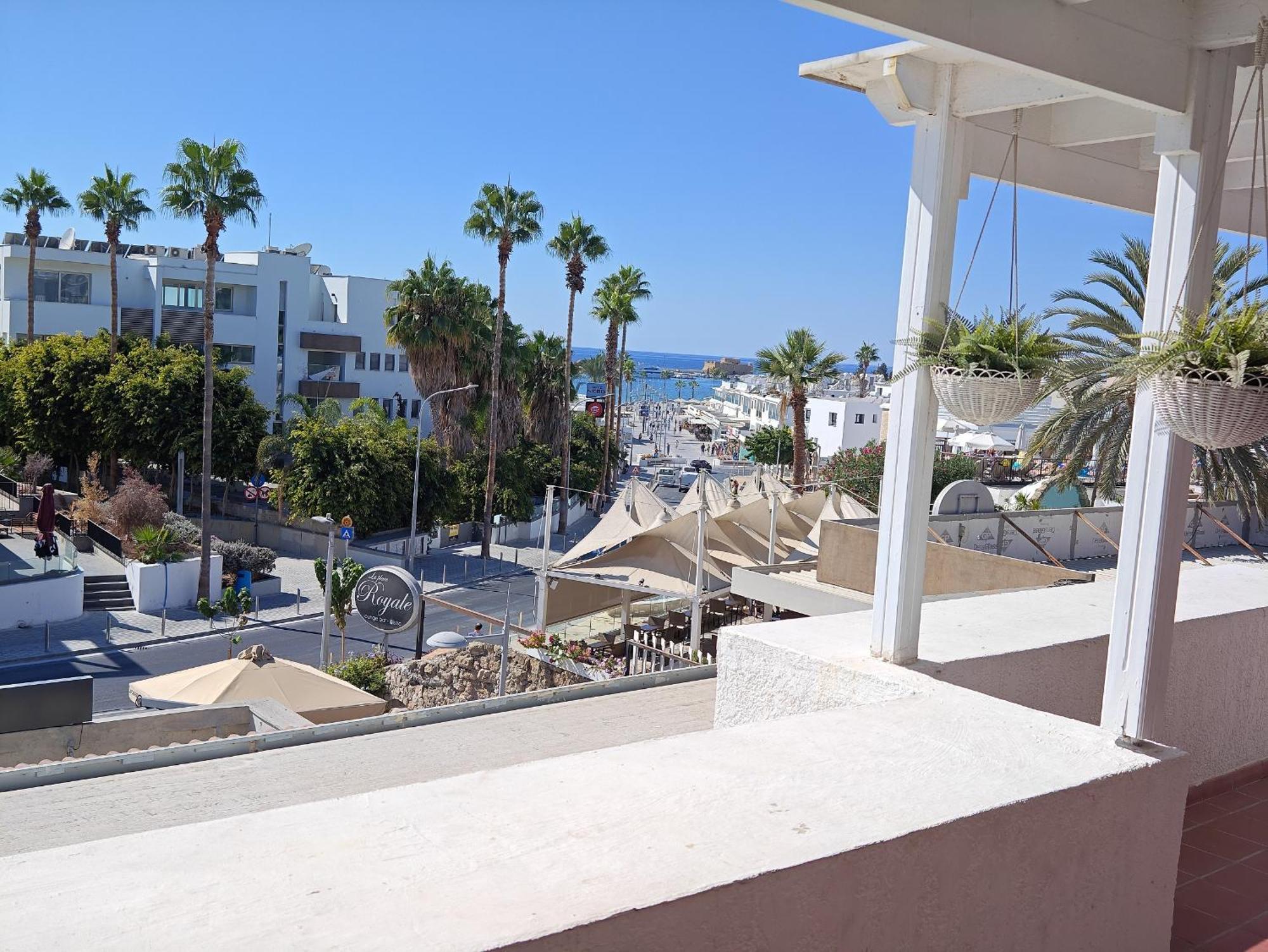 Apartamento Blue Coast Semeli By The Sea Paphos Exterior foto